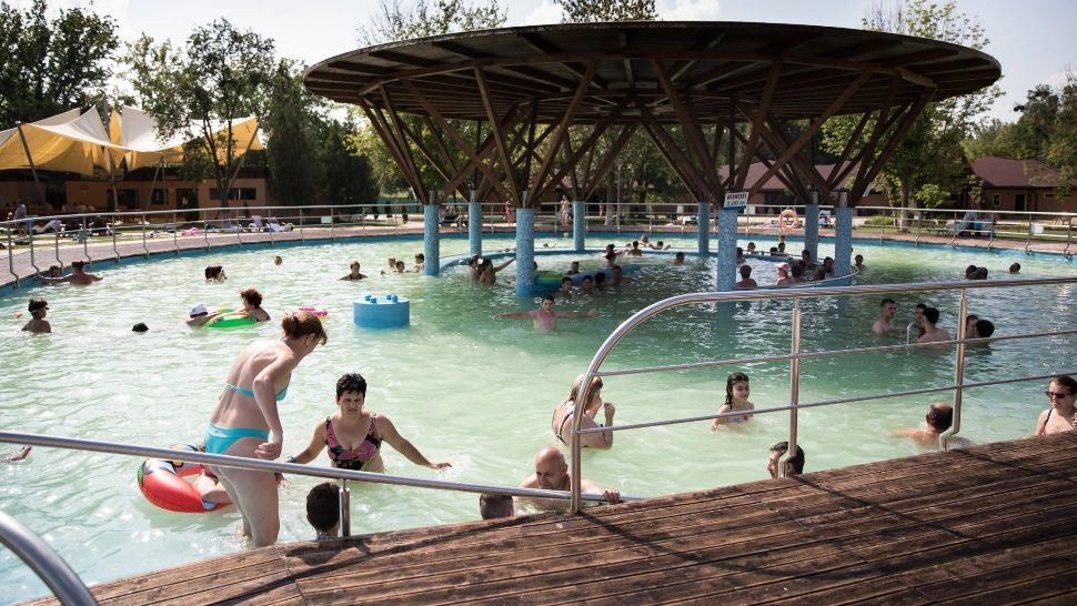 O frumoasă stațiune balneo-climaterică din România a fost scoasă la vânzare. Administratorul cere 3 milioane de euro pe ea