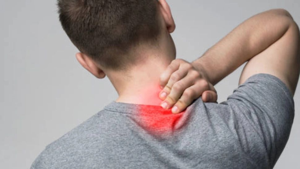 Când durerea de gât semnalează o problemă ascunsă