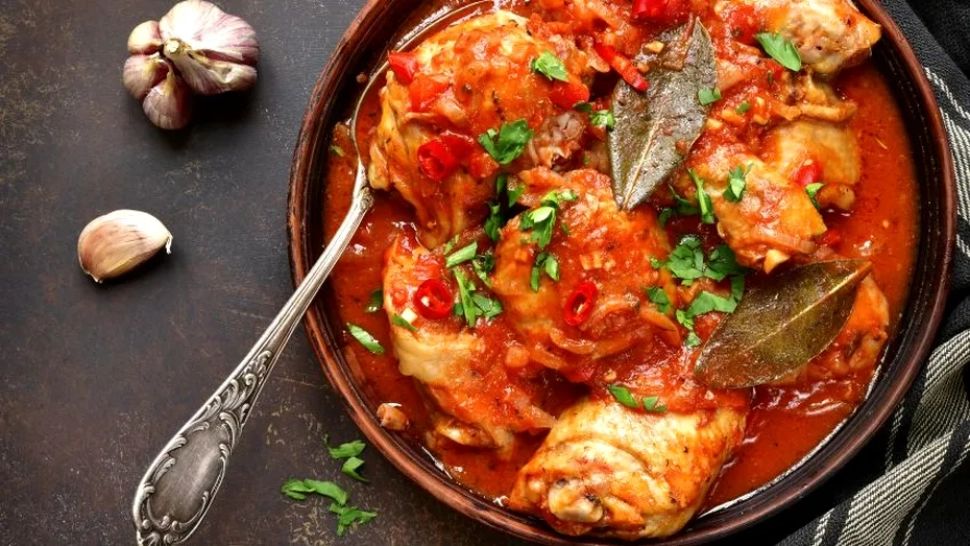 Ostropel de pui cu usturoi. Rețeta tradițională a gospodinelor din Moldova. Este perfectă pentru Lăsata Secului 