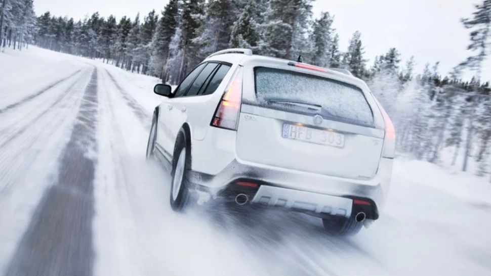 Se circulă în condiții de iarnă prin pasurile montane Gutâi și Prislop. Recomandări pentru șoferi