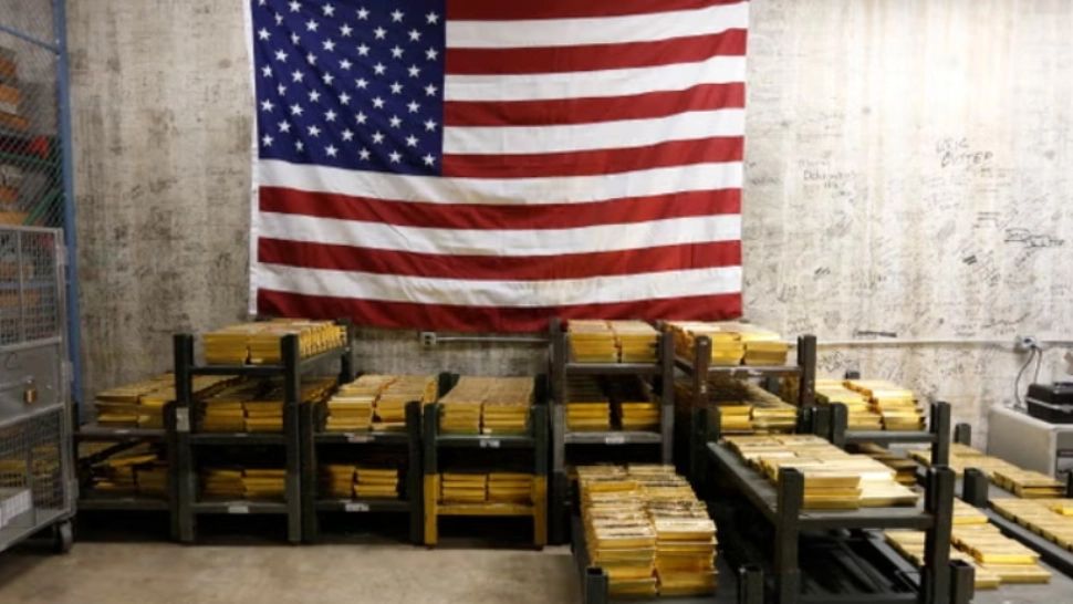 Mișcările SUA care șochează piața economică: 8.000 de lingouri de aur au fost scoase de la Banca Angliei și transportate la New York