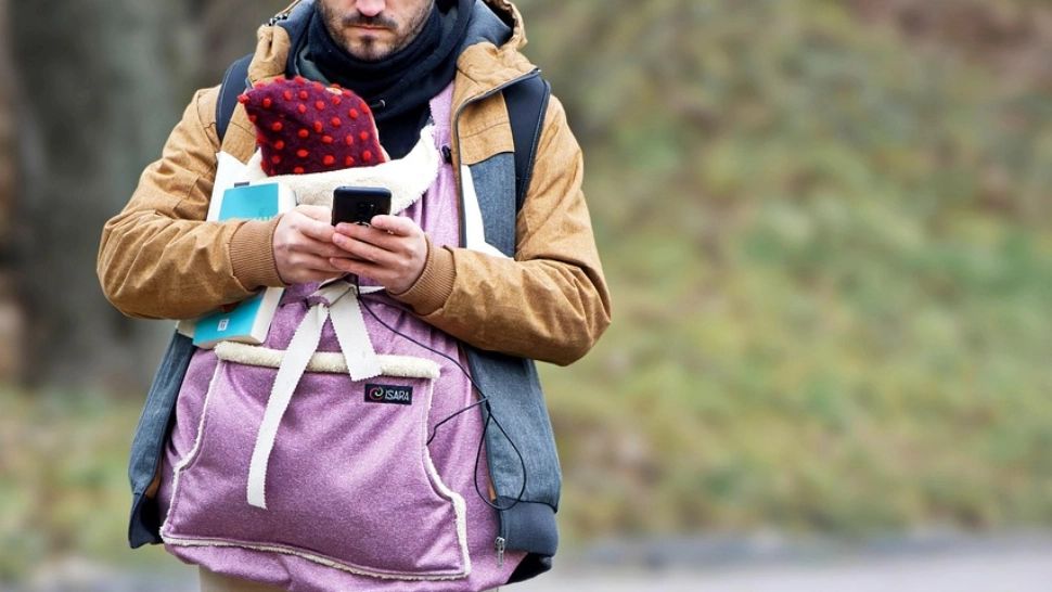 Caz șocant în București: un bărbat a mințit că este tatăl unui nou-născut și a plecat cu bebelușul 
