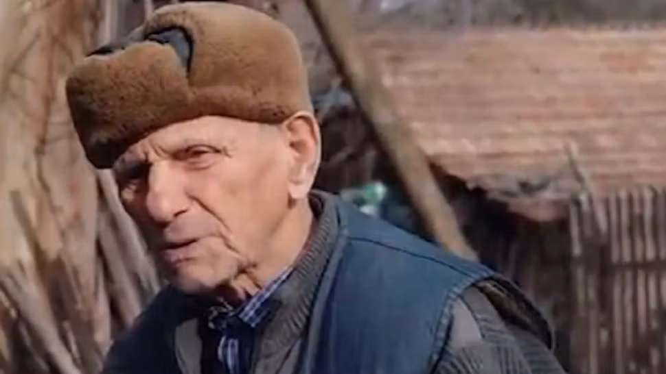 Bătrânul de 103 ani, revoltat: „România este vândută la bucată!”