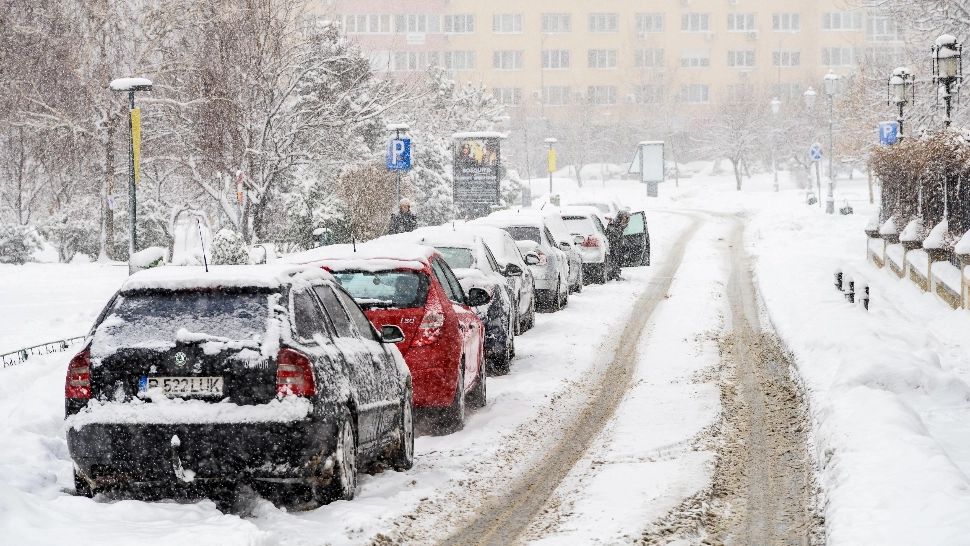 Haos în Capitală din cauza zăpezii, în timp ce Nicușor Dan își pregătește campania la căldură. Dezastru major în Sectorul 1: Romprest NU deszăpezește