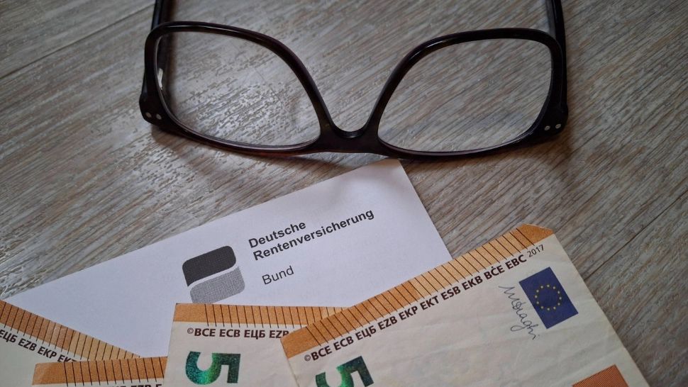 Pensionare anticipată pentru români: CONDIȚIILE care trebuie îndeplinite