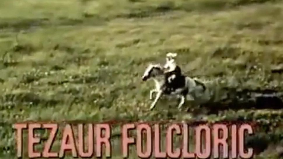 Cine este femeia de pe cal de la începutul emisiunii 'Tezaur Folcloric'. „Mulți m-au criticat: De ce-a pus amazoana aia în generic?”