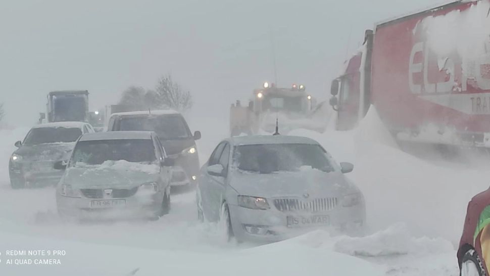 Trafic îngreunat de ninsoare în județele din sudul țării. Autostrăzile, pline de zăpadă