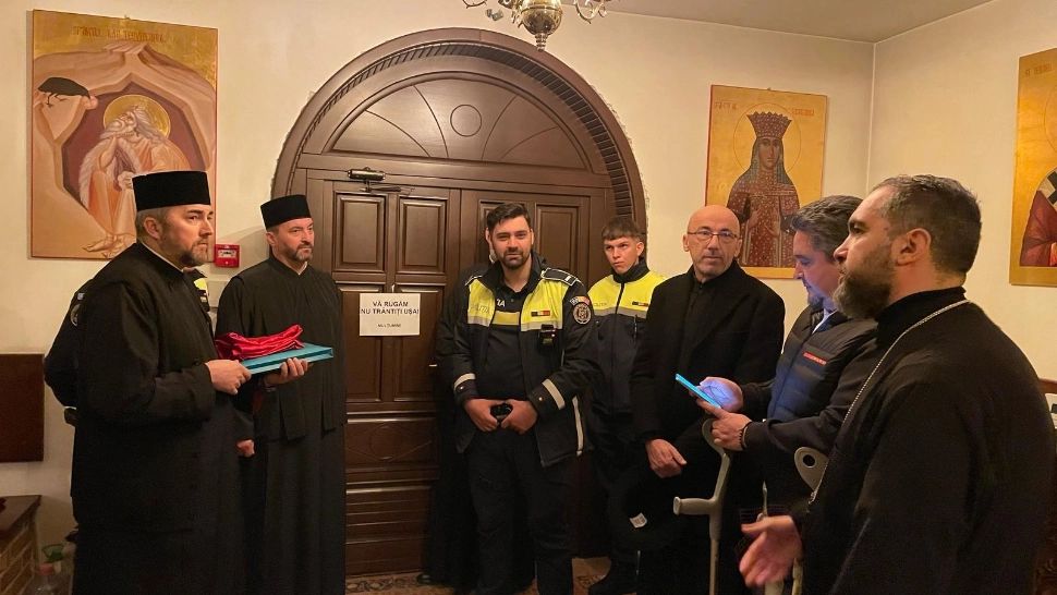 Scandal uriaș la biserica preotului-regizor Ciprian Mega. A fost chemată Poliția, precum și o ambulanță - VIDEO