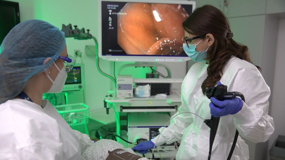 Durerile abdominale puternice pot indica o boală care necesită tratament de urgență