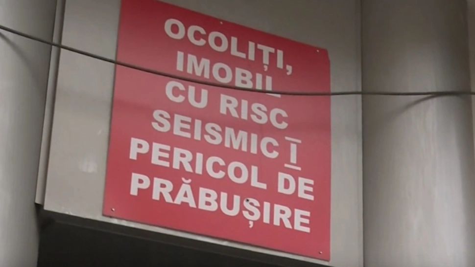 "Cade tencuiala, evitați zona". Nicușor Dan e mai preocupat să-și facă campanie în mediul online 