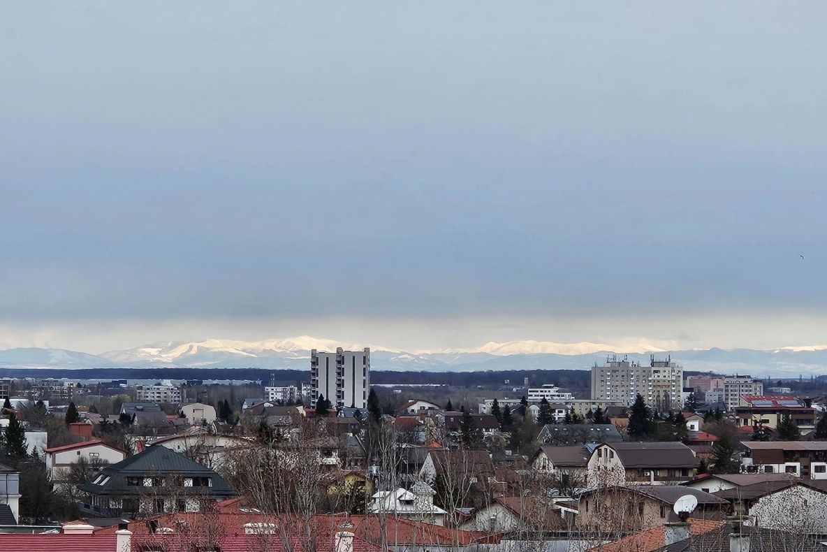 Fenomen spectaculos în București. S-au văzut Munții Carpați, val de fotografii pe rețelele de socializare - GALERIE