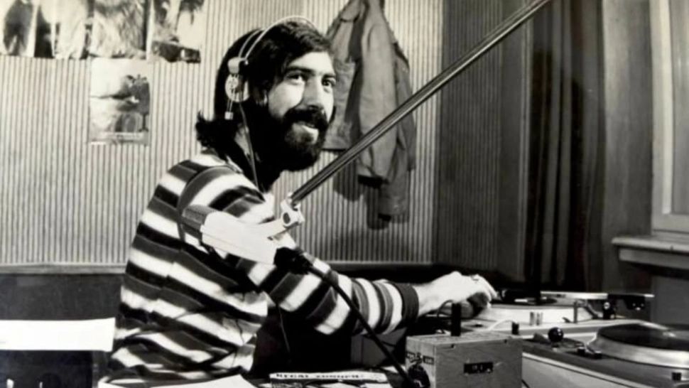 50 de ani de la asasinarea lui Cornel Chirac, legendarul realizator al emisiunii “Metronom”. Cum îl ataca Iliescu în 1970 și ce scrisori “de suflet” îi scriau securiștii? 