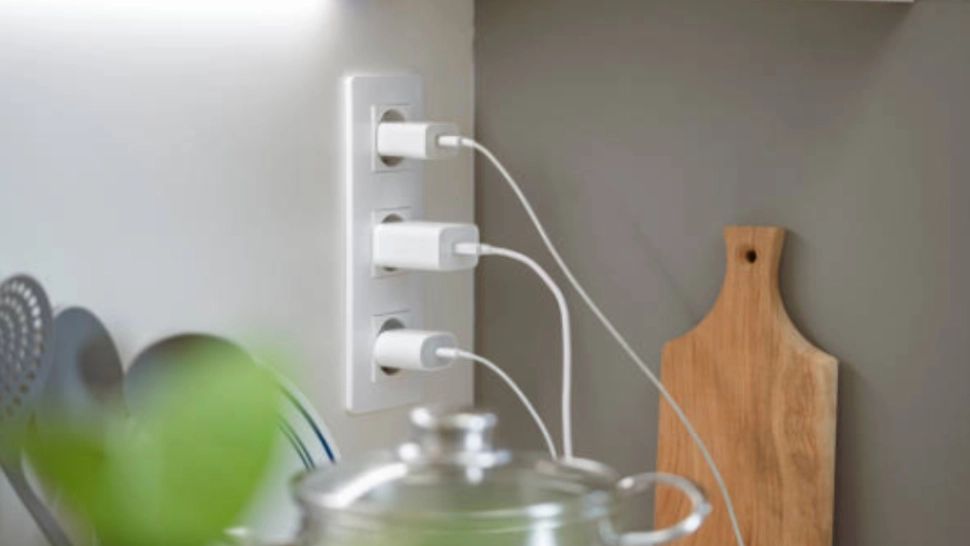 Electrocasnicele pe care nu trebuie să le lași în priză. Consumă curent și atunci când sunt închise 