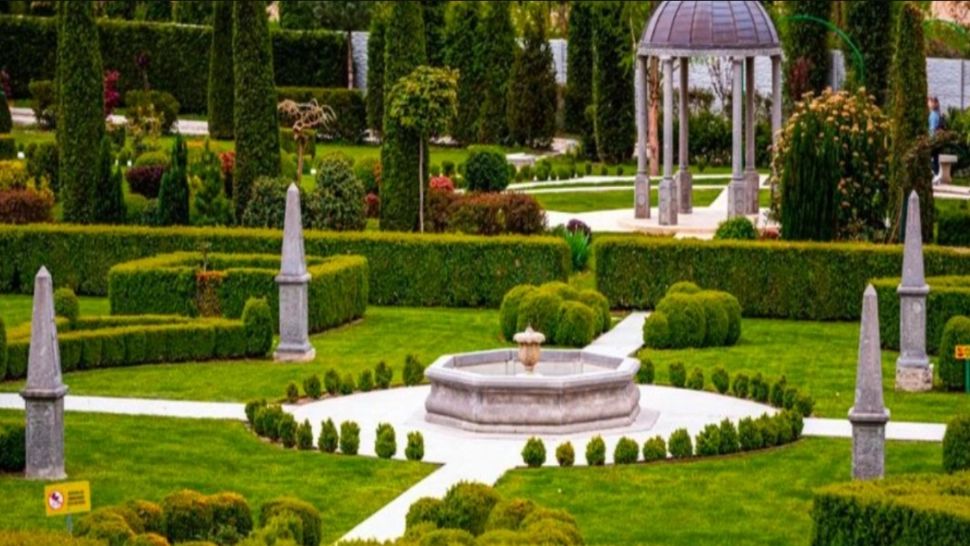 VIDEO. S-a deschis cea mai frumoasă grădină cu flori din România. Este un paradis în stil italian 