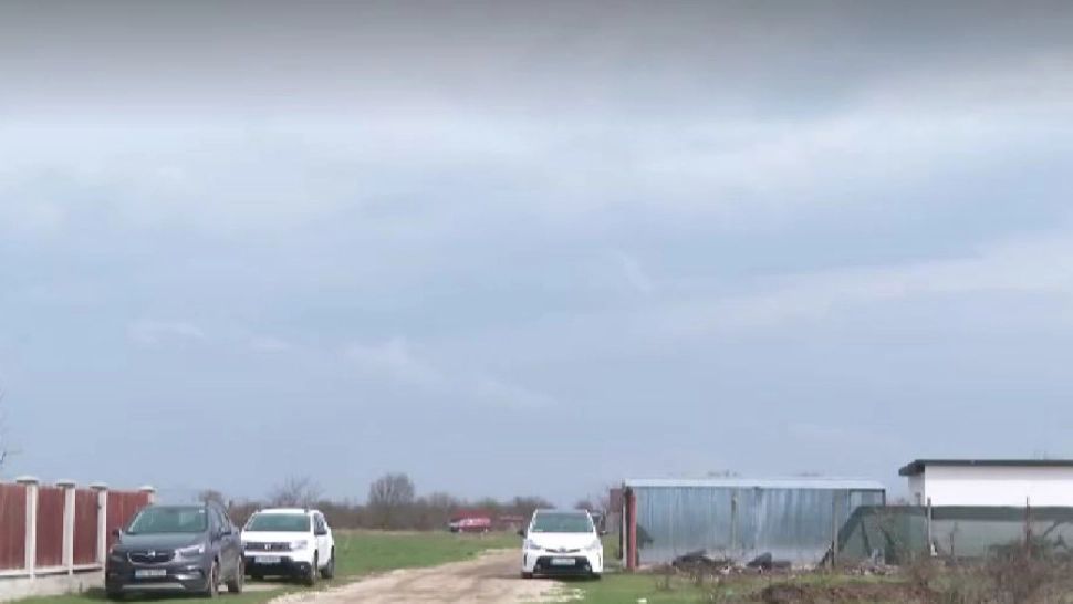 Teroare într-o comună brașoveană: o bandă de hoți jefuiește casele. Făptașii sunt filmați, dar nu pot fi prinși