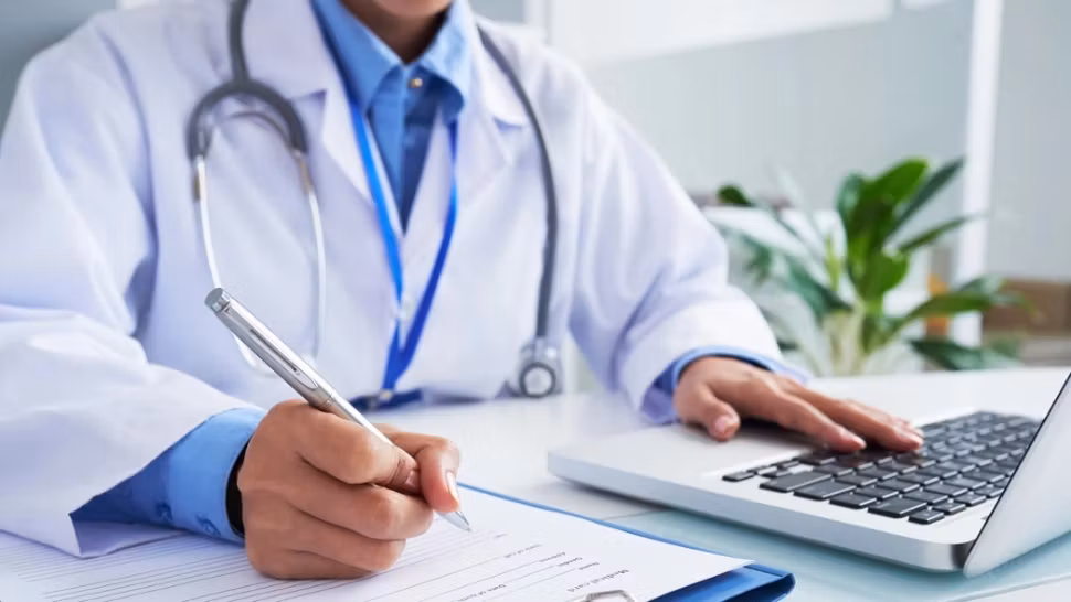 Deficitul hormonal care poate afecta energia și funcția sexuală