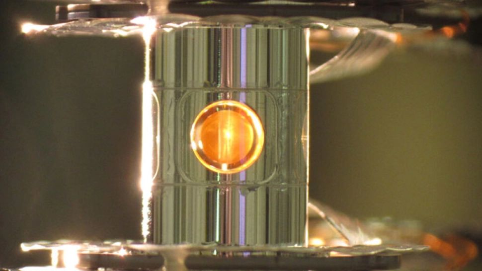 Descoperirea care va schimba istoria: Oamenii de știință au creat materie din lumină pură