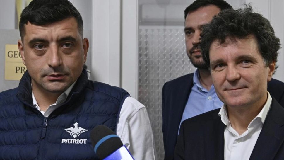 Nicușor Dan, somat de Simion să publice numele finanțatorilor din campanie