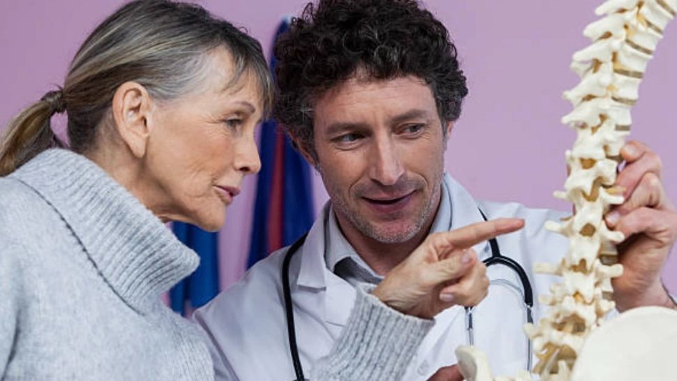 Persoanele predispuse la osteoporoză