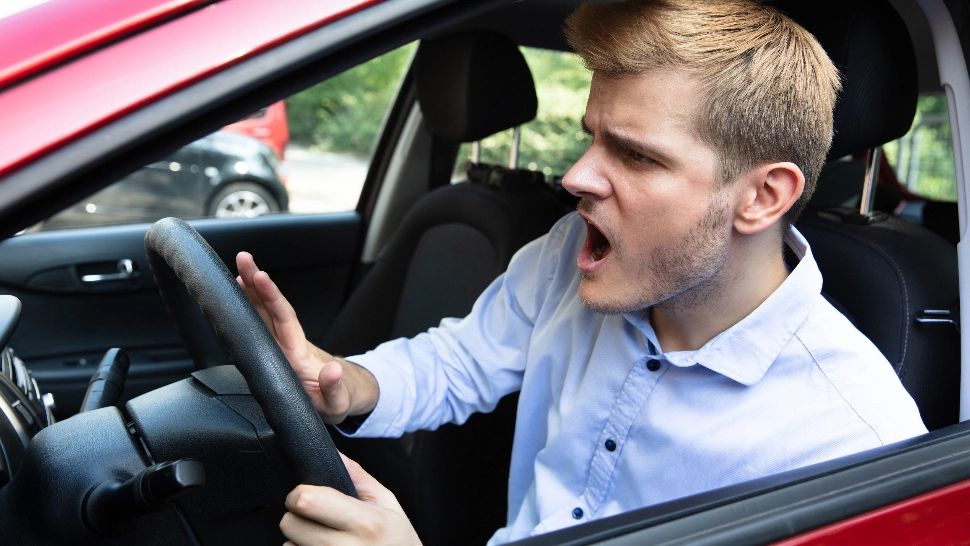 Șoferii agresivi în trafic, taxați aspru de noul Cod Rutier. Cum pot fi reclamați și ce riscuri își asumă 