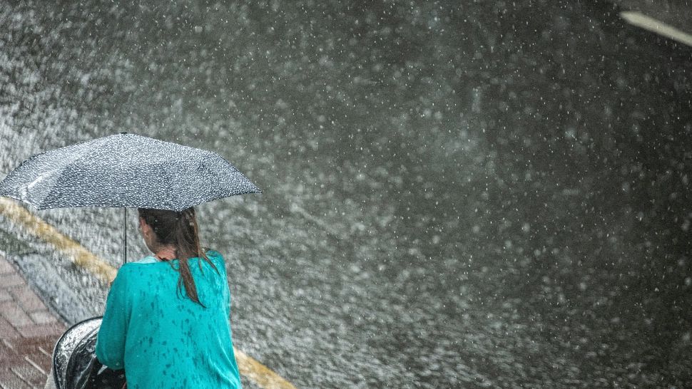 Vremea 29 martie. Val de frig peste România: în majoritatea regiunilor țării plouă și vântul bate puternic