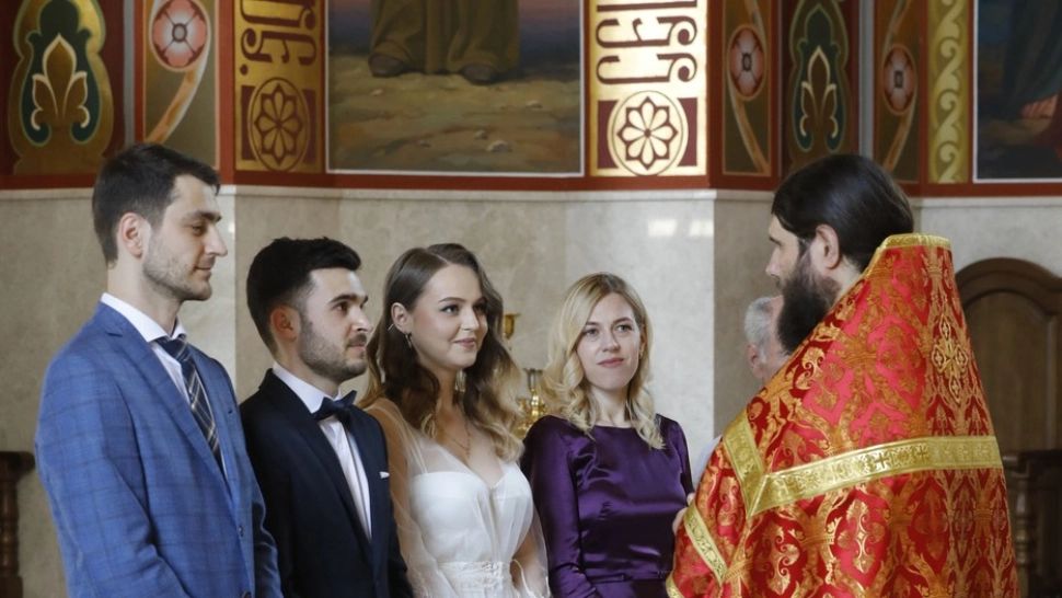 Poți să fii naș de cununie dacă nu ești căsătorit? Ce spune unul dintre cei mai cunoscuți preoți