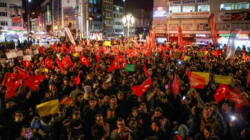 MAE, atenționare de călătorie pentru Turcia. Marile orașe, paralizate de proteste. Românii sunt sfătuiți să evite zonele aglomerate 