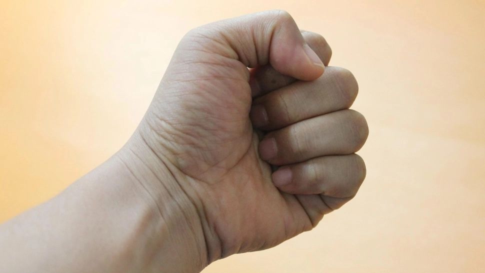 Ce trebuie să faci în cazul unei fracturi de pumn