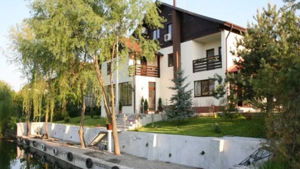 Satul miliardarilor din România. Aici se pot găsi locuințe luxoase ca în Monte Carlo