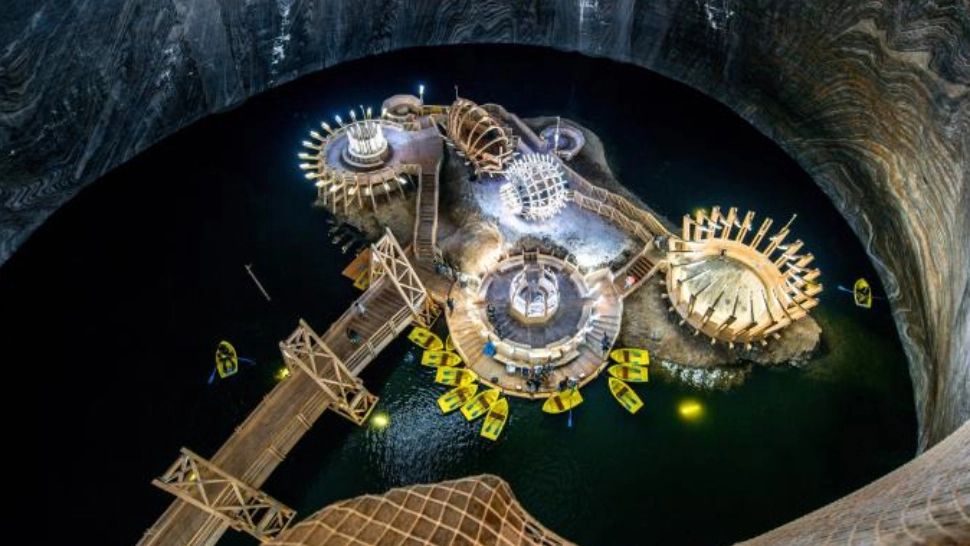 Salina Turda majorează tarifele cu 40%. Cât vor trebui să scoată vizitatorii din buzunar pentru acces la ștrand sau trei ore la Potaissa Spa 