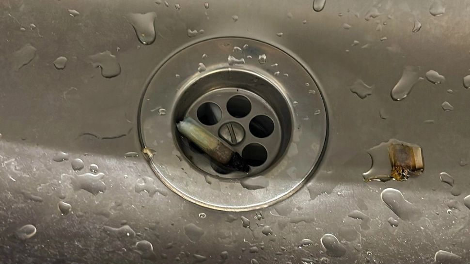 O asociație a drumarilor cere activarea senzorilor de fum în toaletele trenurilor noi ca să îi prindă pe fumători. ”Poate cu rușinea și cu amenda se rezolvă ceva” 