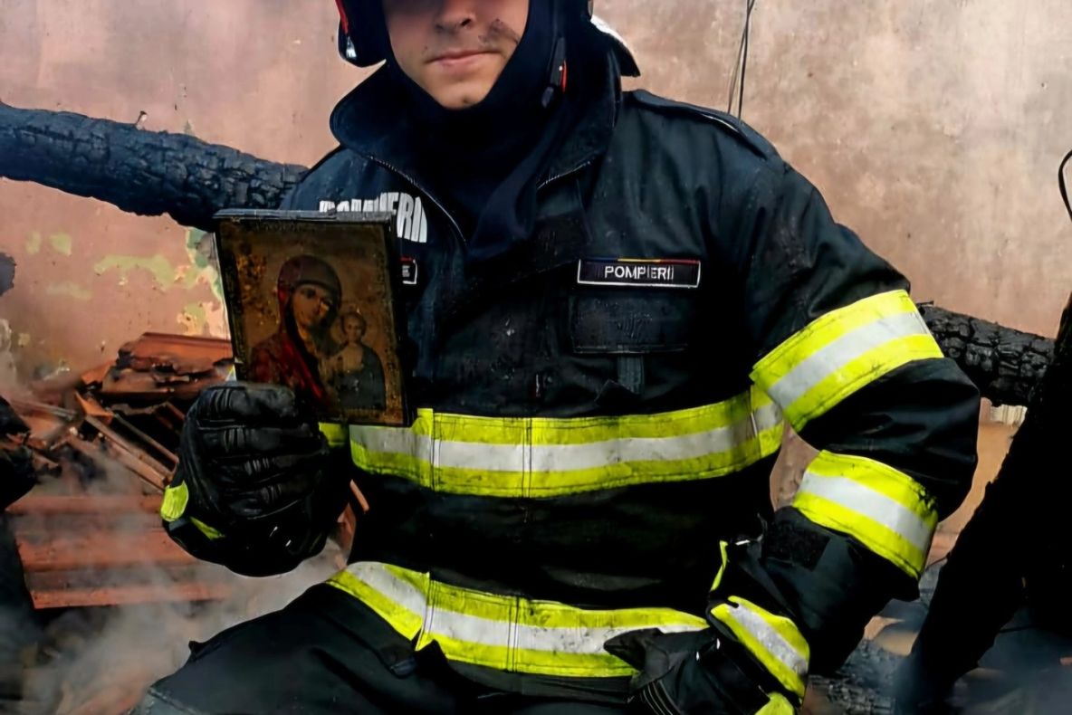 O icoană cu Maica Domnului a rămas intactă după un incendiu în care au ars 3 case! Minune, la Brașov