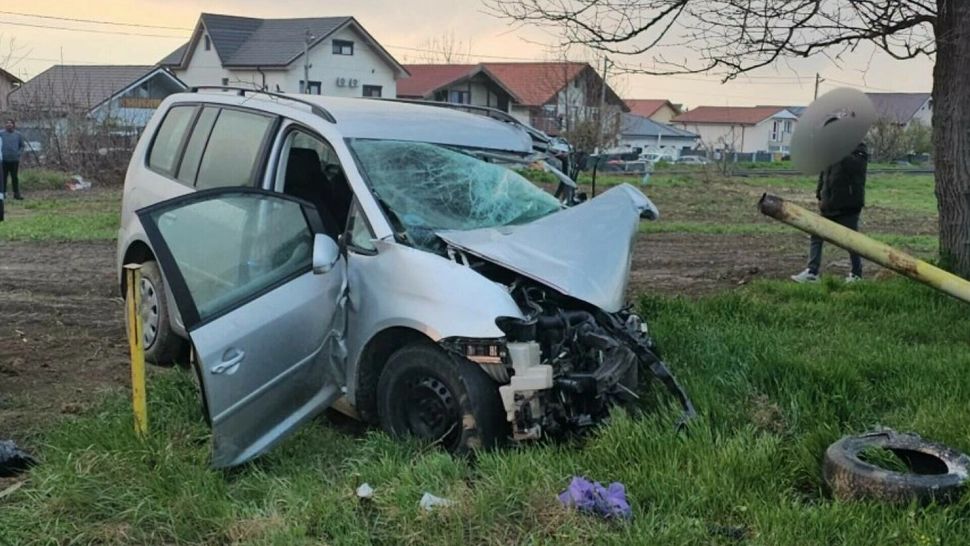 Tragedie pe un drum din județul Constanța: o femeie și un bărbat și-au pierdut viața după ce s-au lovit frontal cu mașinile