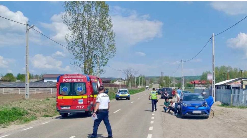 Tragedie în Bacău. Pietoni spulberați de o mașină proiectată în urma coliziunii cu un alt autoturism