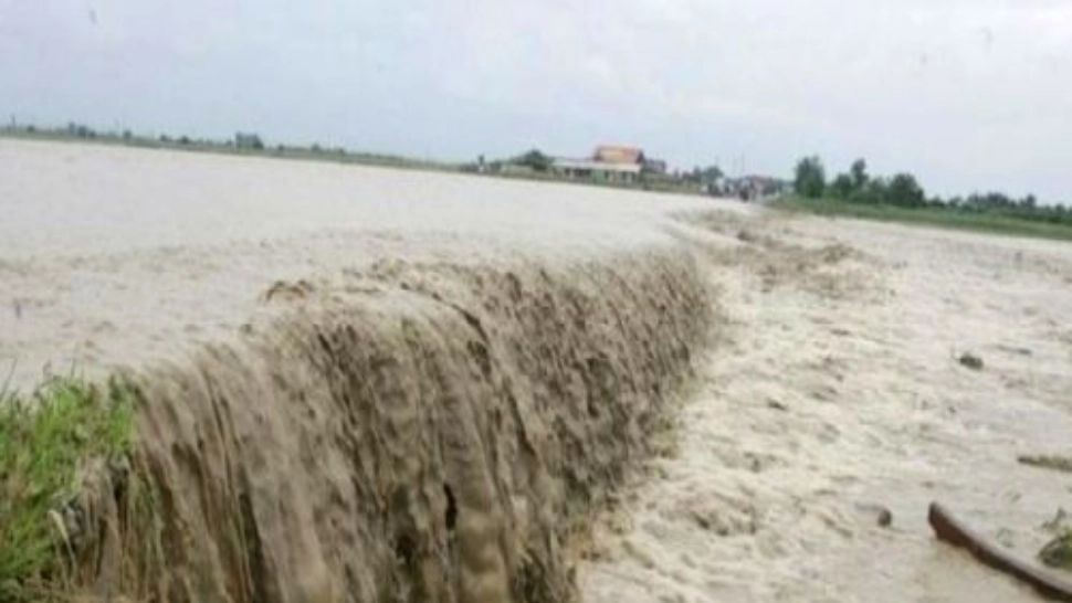 Urgie în Buzău. O viitură a lovit mai multe localități, una dintre ele sub ape, după avertizarea COD PORTOCALIU - FOTO/VIDEO