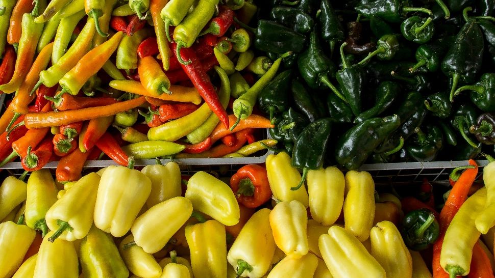 Condimentul din bucătărie pe care îl recomandă nutriționiștii pentru scăderea colesterolului și pentru detoxifiere. În plus, activează hormonii fericirii