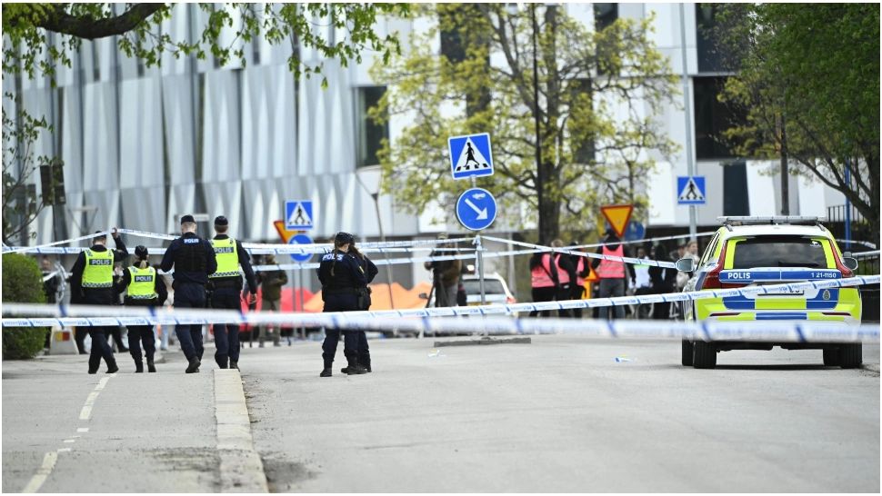 Atac armat într-un salon din Suedia. Trei persoane au murit. Atacatorul ar fi fugit cu o trotinetă electrică 