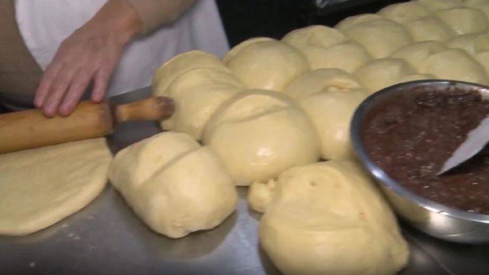 Brutăriile salvează masa de Paște a românilor. Cuptoarele nu se opresc până în Sâmbăta Mare