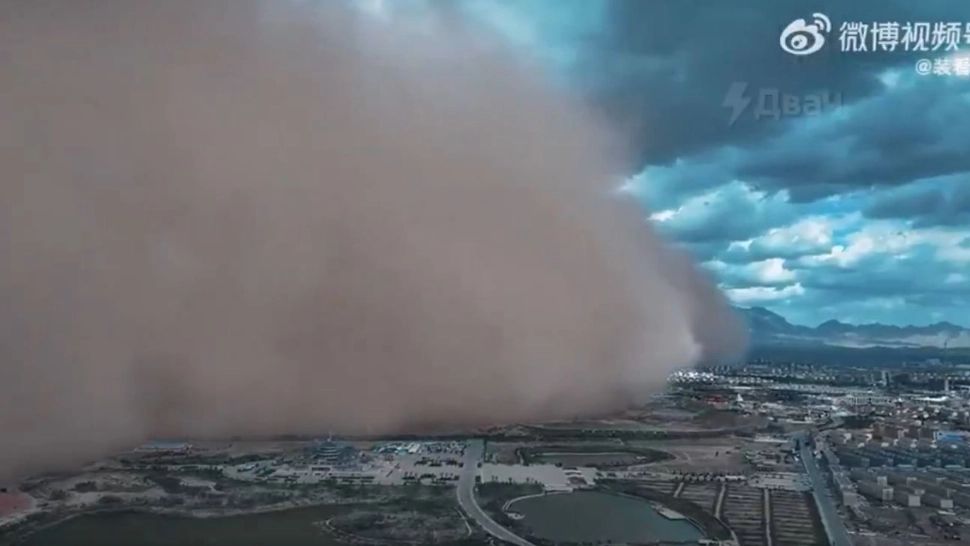 Furtună devastatoare. Rafale de vânt de până la 150 de km/h - VIDEO