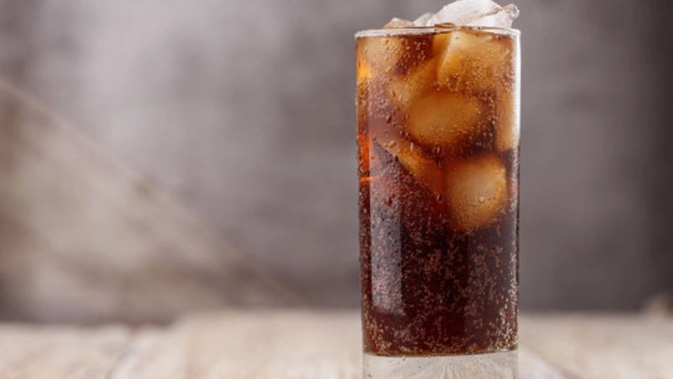 Un oraș european interzice consumul unei faimoase băuturi americane, în dorința de a-l boicota pe Trump