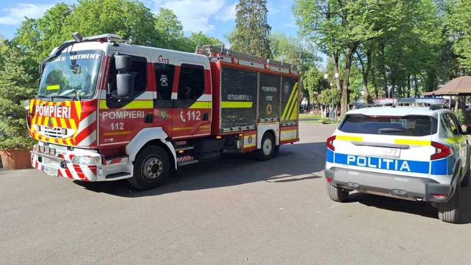 Incident în parc: trei trecători au fost răniți după ce o creangă s-a prăbușit peste ei