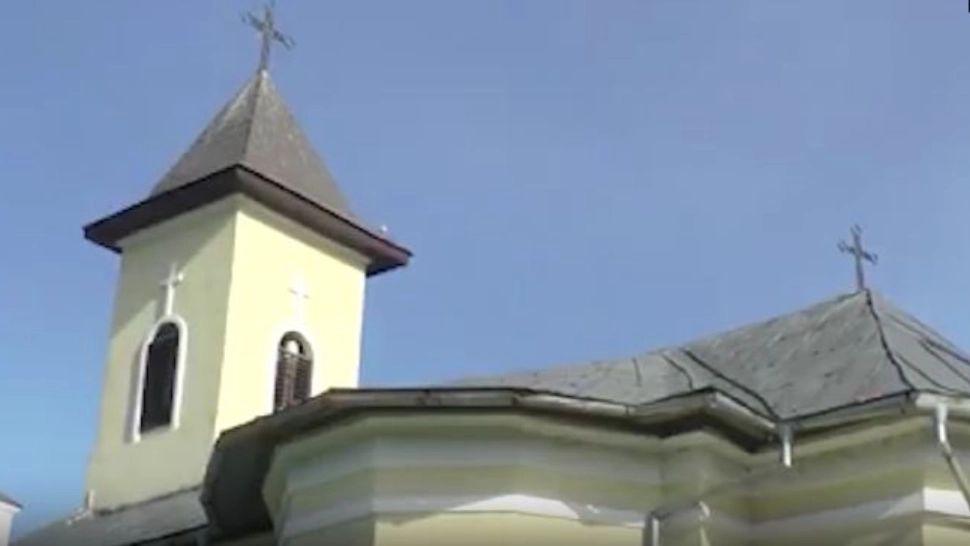 Anchetă în Săptămâna Mare: hoții au furat tabla pentru acoperișul unei biserici