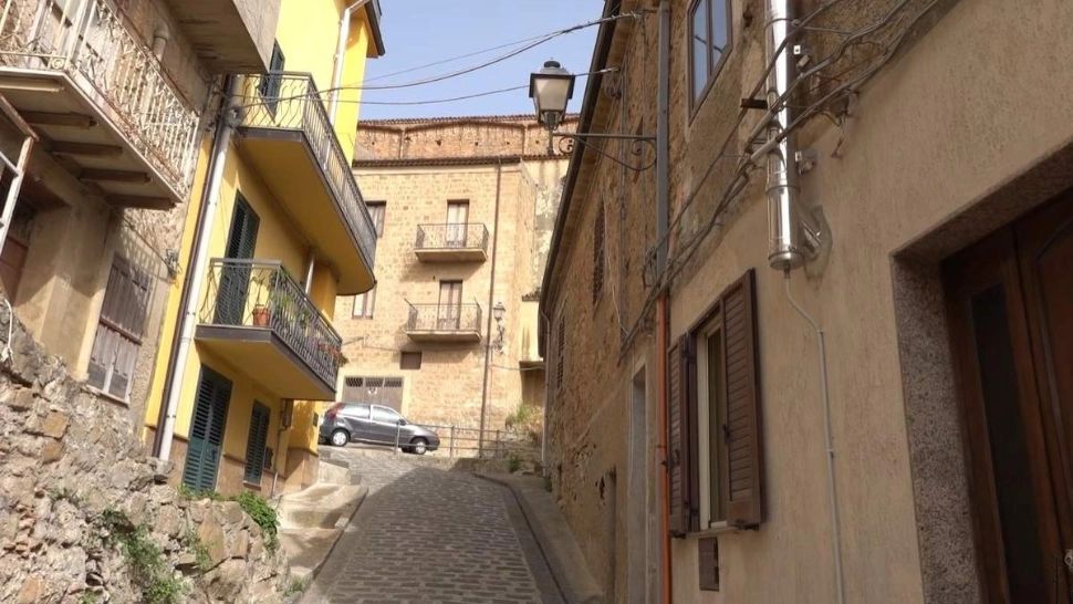 O casă de vis cumpărată cu doar 5 lei: povestea unei familii care și-a găsit refugiul într-o zonă pitorească