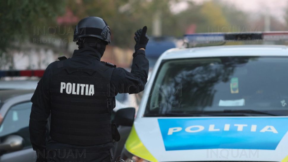 Doi adolescenți, arestați după ce au tâlhărit un bătrân de 76 de ani în propria locuință. Au furat peste 15.000 de lei