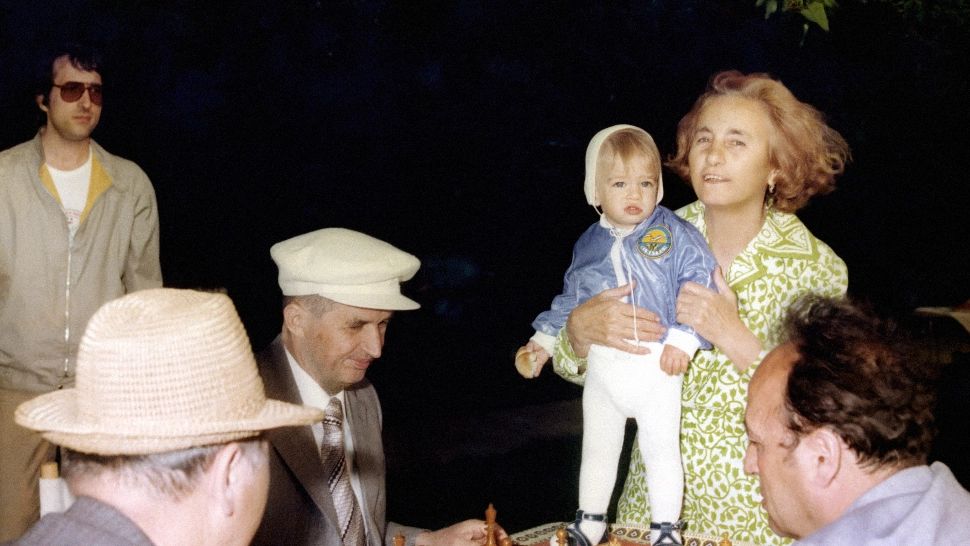 Avertisment pe piața muncii. România riscă să nu mai poată plăti pensii pentru generațiile "decrețeilor" 