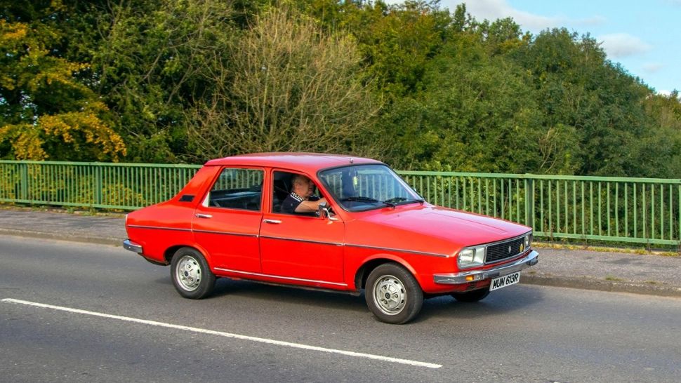 Românii care au depus bani la CEC pentru o Dacie înainte de Revoluție primesc despăgubiri. Suma este frumușică, dar nu acoperă cumpărarea unei mașini noi