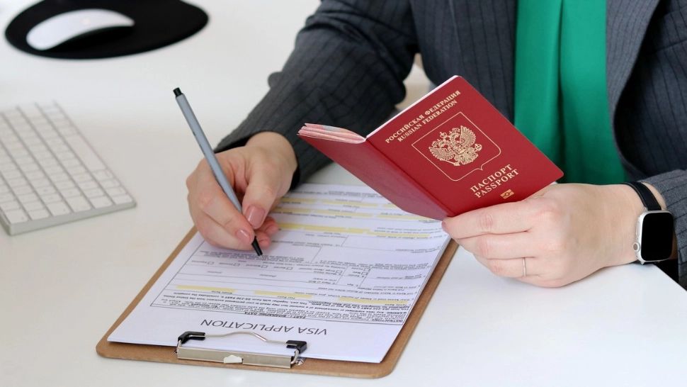 Franța a respins în masă cererile de viză din Rusia, temându-se de o operațiune de interferență a Kremlinului