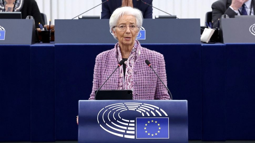 Banca Centrală Europeană este ”pregătită să intervină” dacă zona euro va fi destabilizată de războiul taxelor pornit de Trump. Declarația șefei BCE