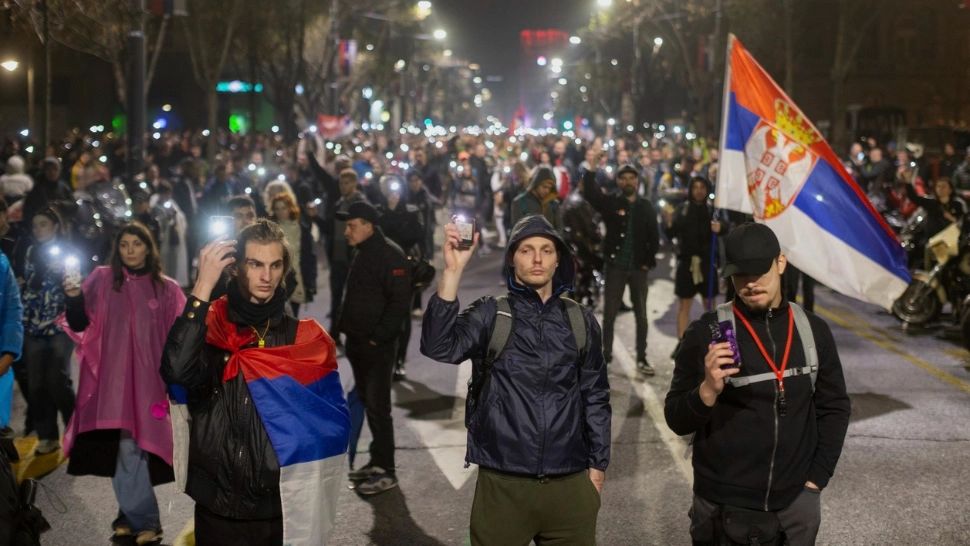 Sârbii au strâns 600.000 de semnături pentru a cere anchetă ONU în legătură cu utilizarea unui tun acustic în timpul protestelor