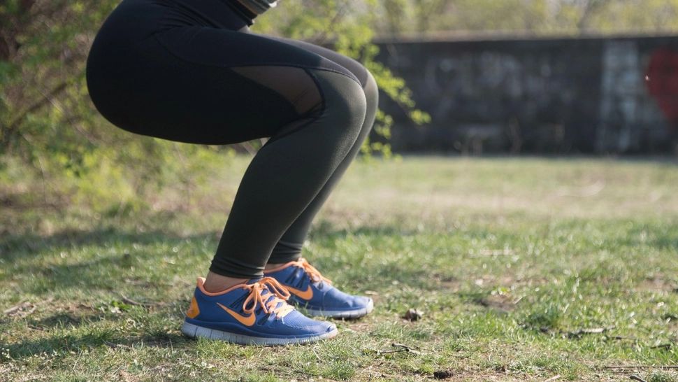 Pariu cu final periculos: un tânăr a făcut 2.000 de genuflexiuni și a ajuns la spital cu insuficiență renală